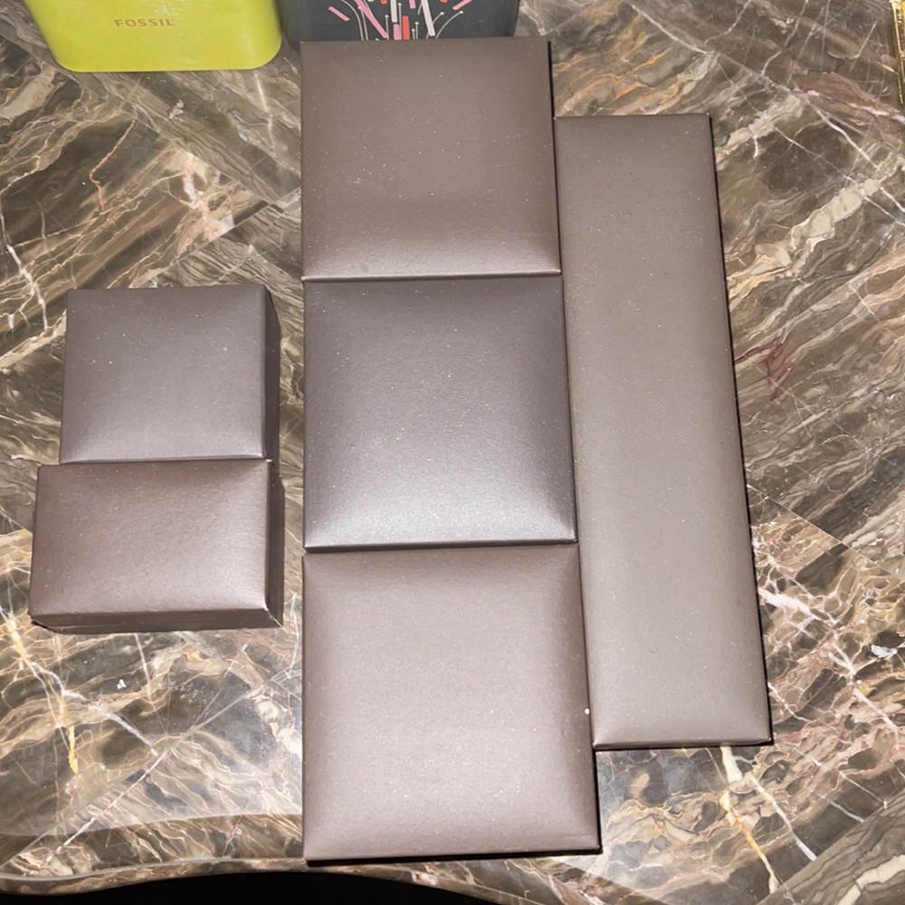 JARED JEWELRY GIFT BOXES ALL BROWN